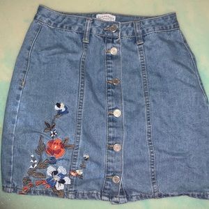 Blu Pepper embroidered denim skirt. Small.